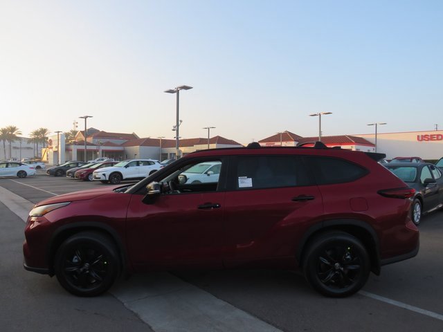 New 2025 Toyota Highlander XLE image 7