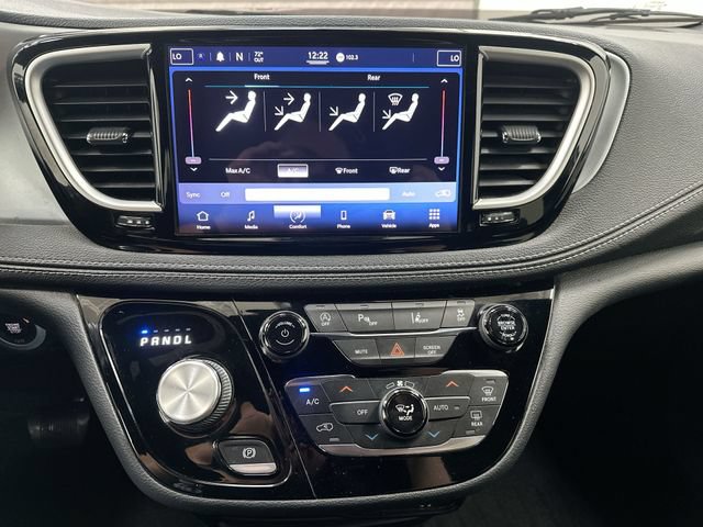 Used 2021 Chrysler Pacifica Touring w/ S Appearance Package FWD image 17
