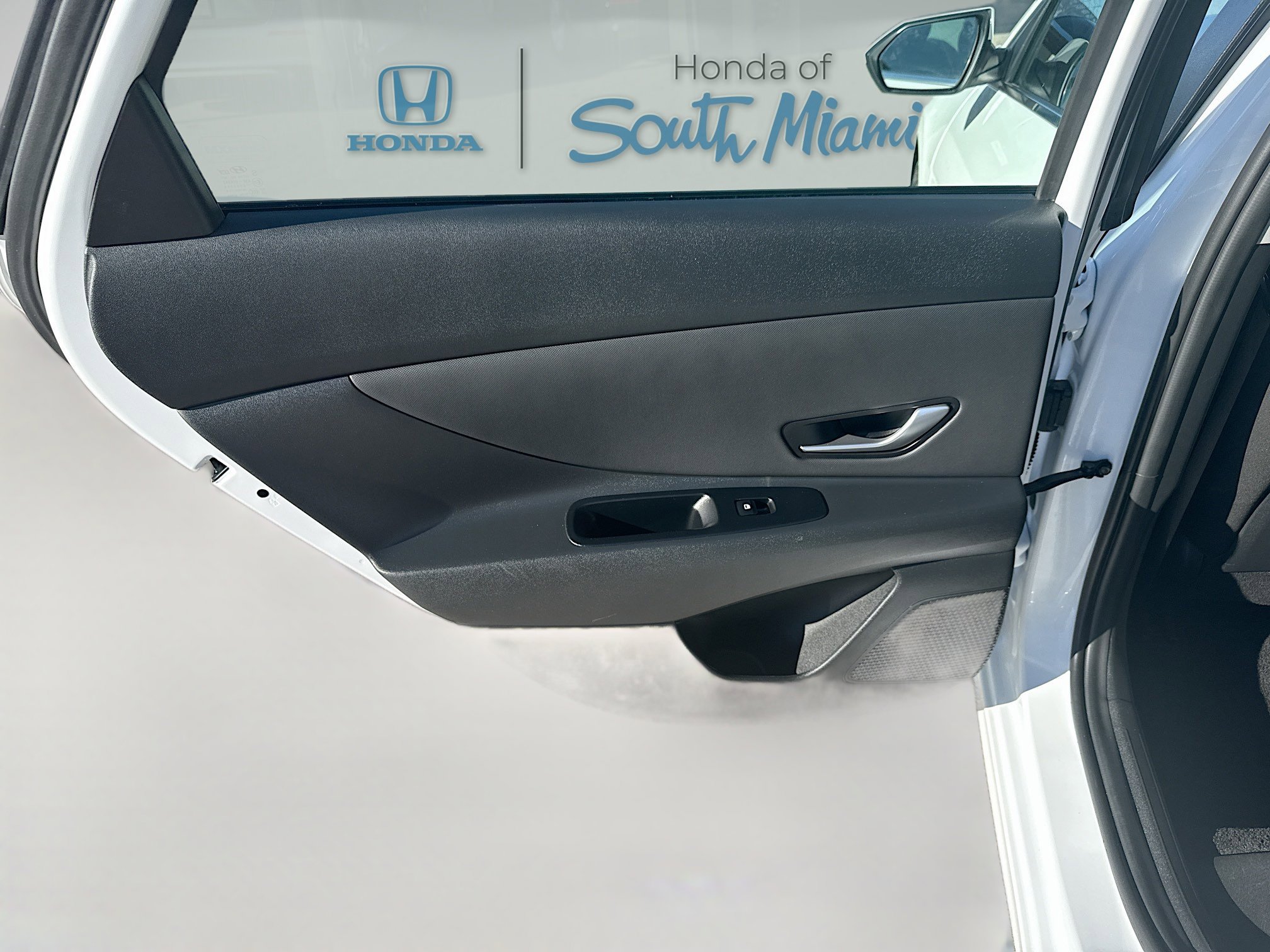 Used 2025 Hyundai Elantra SEL FWD image 25