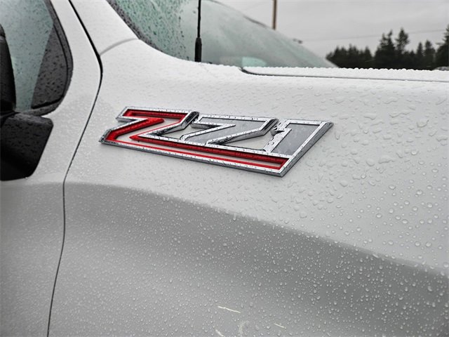 Used 2025 Chevrolet Silverado 1500 LT Trail Boss w/ Convenience Package II image 9