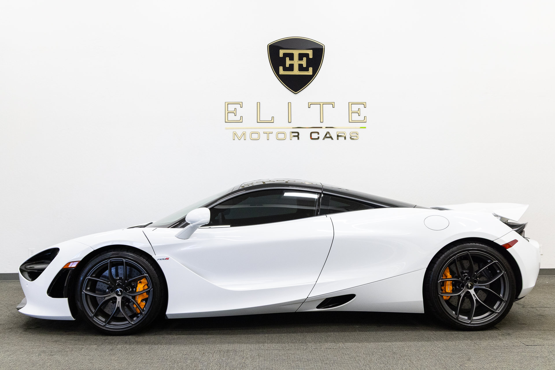 Used 2019 McLaren 720S Luxury RWD image 2