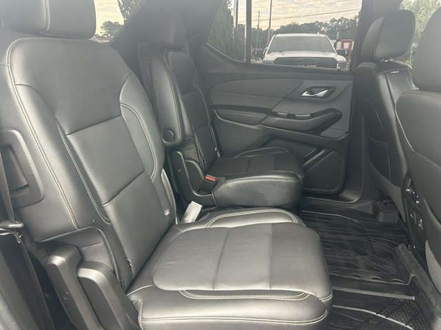 Used 2022 Chevrolet Traverse LT w/ LT Premium Package FWD image 11