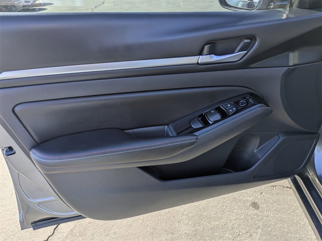 Used 2024 Nissan Altima 2.0 SR image 27