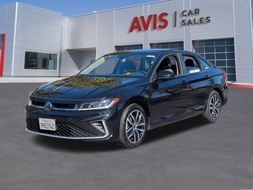 Used 2025 Volkswagen Jetta SE image 1