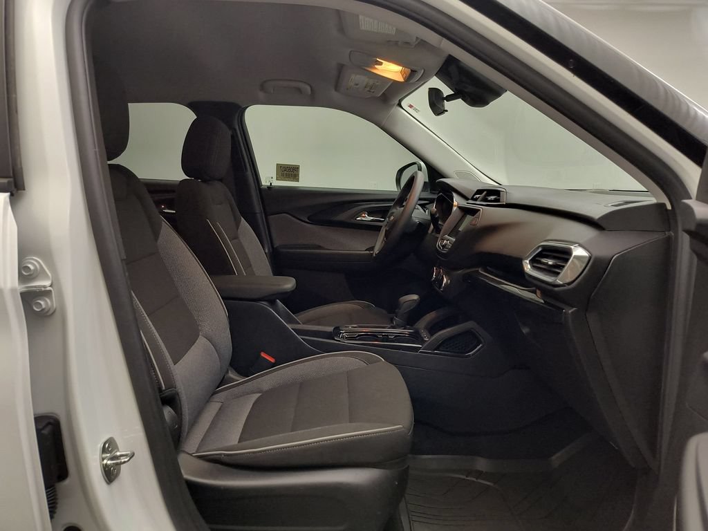 Used 2023 Chevrolet TrailBlazer LT AWD/4WD image 25