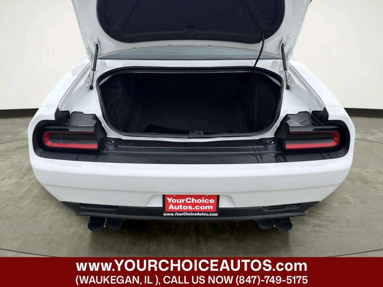 Used 2019 Dodge Challenger SXT RWD image 14
