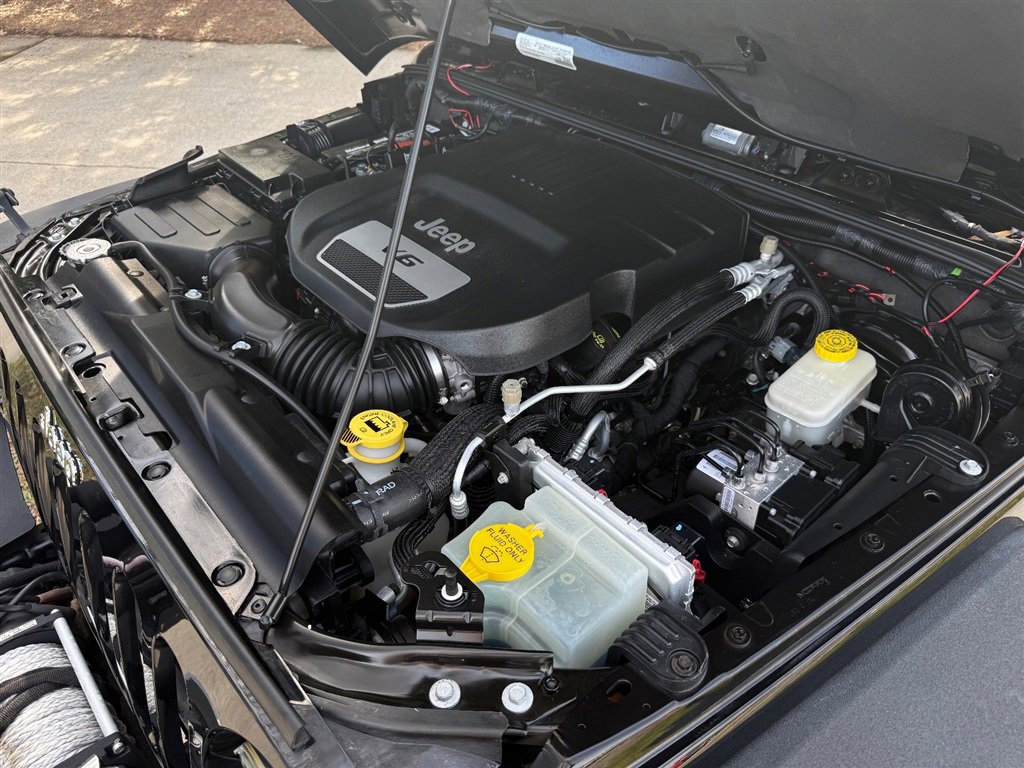 Used 2015 Jeep Wrangler Unlimited Rubicon w/ Dual Top Group image 69