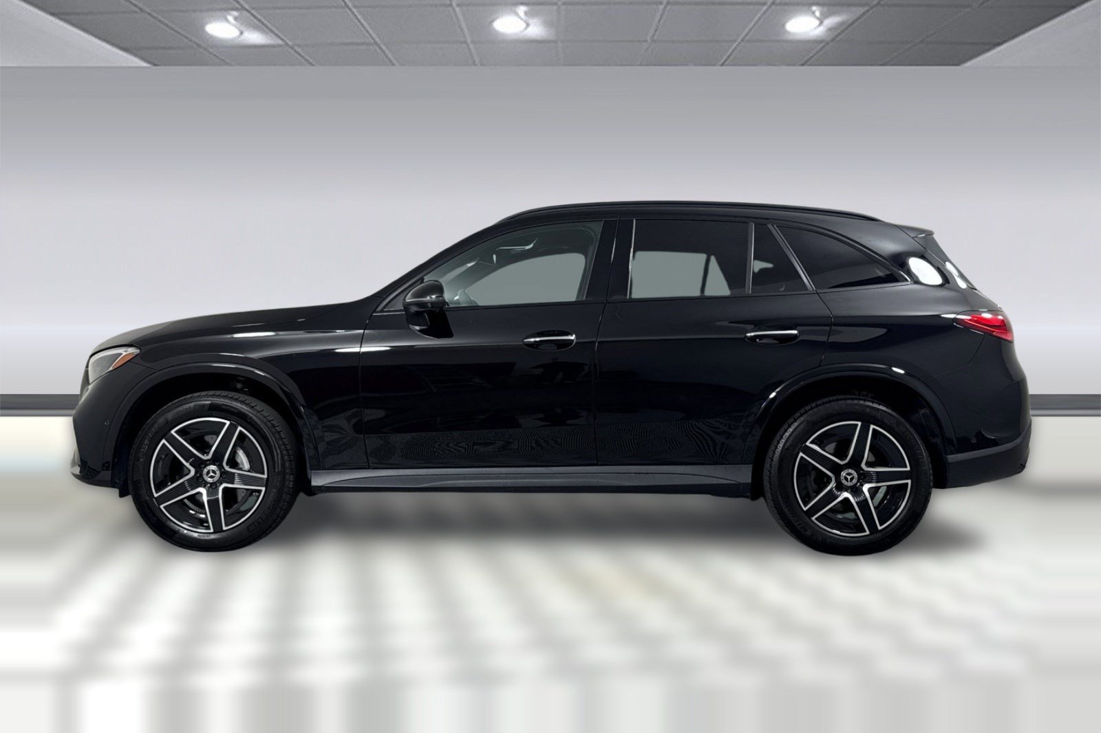 Certified 2023 Mercedes-Benz GLC 300 4MATIC image 2