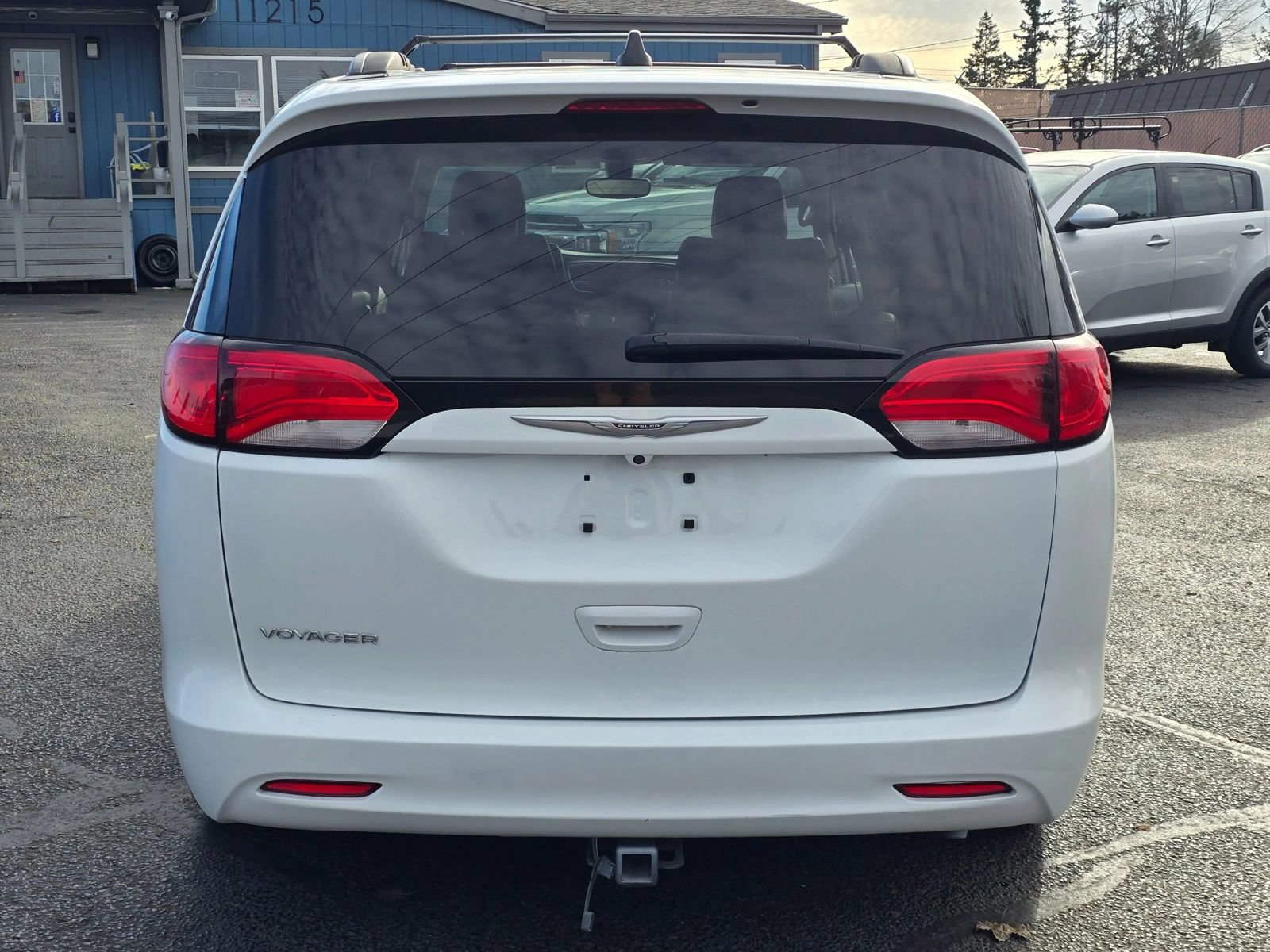 Used 2021 Chrysler Voyager Lxi FWD image 4