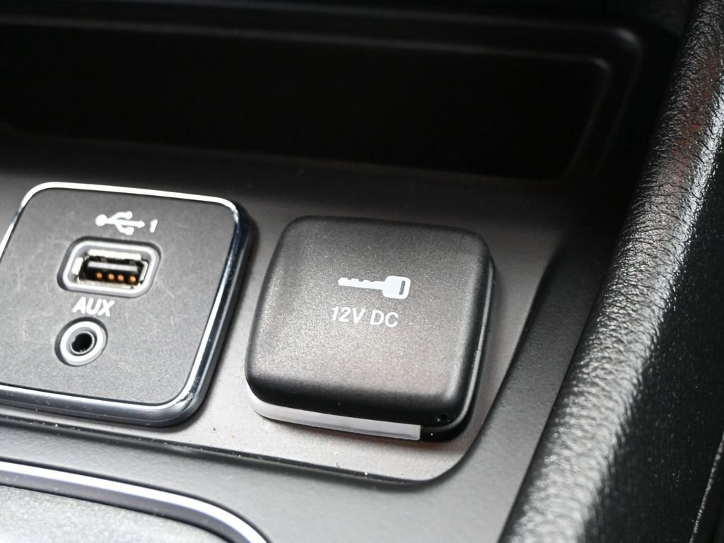 Used 2022 Jeep Cherokee Trailhawk w/ Premium Leather Package image 24