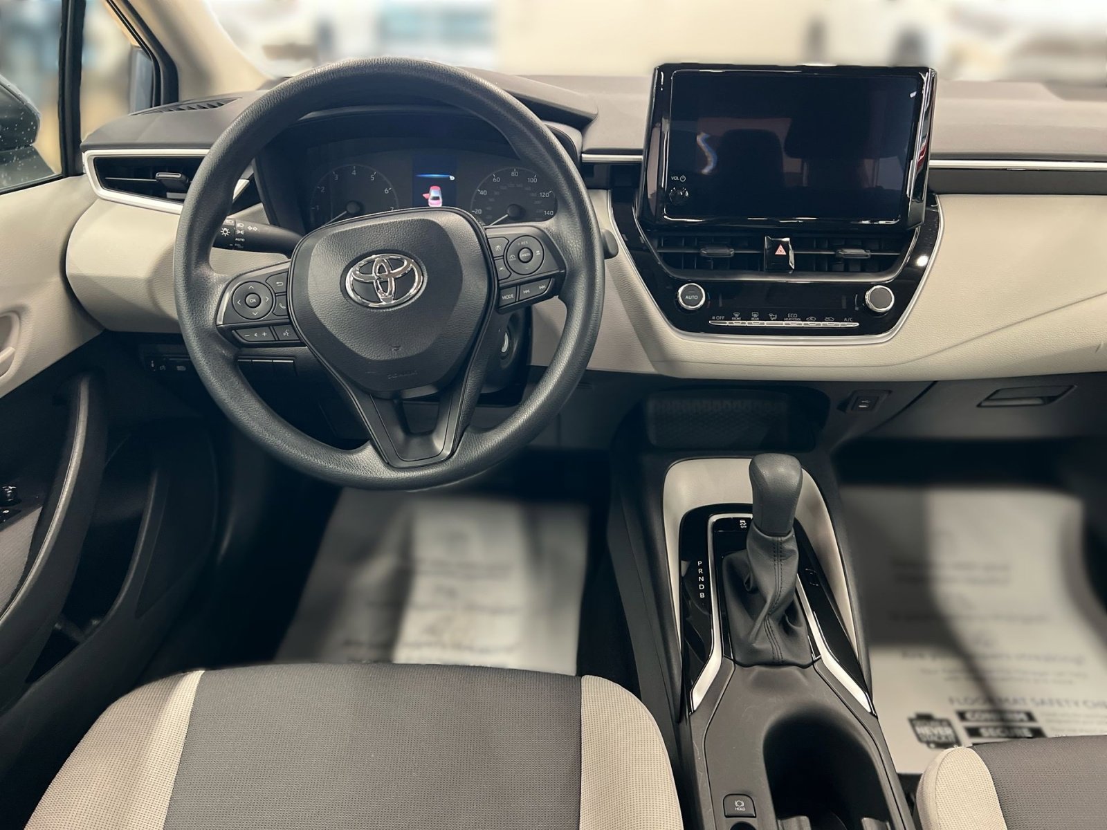 Used 2025 Toyota Corolla LE FWD image 19