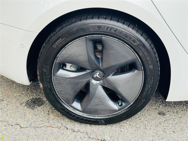 Used 2018 Tesla Model 3 image 16