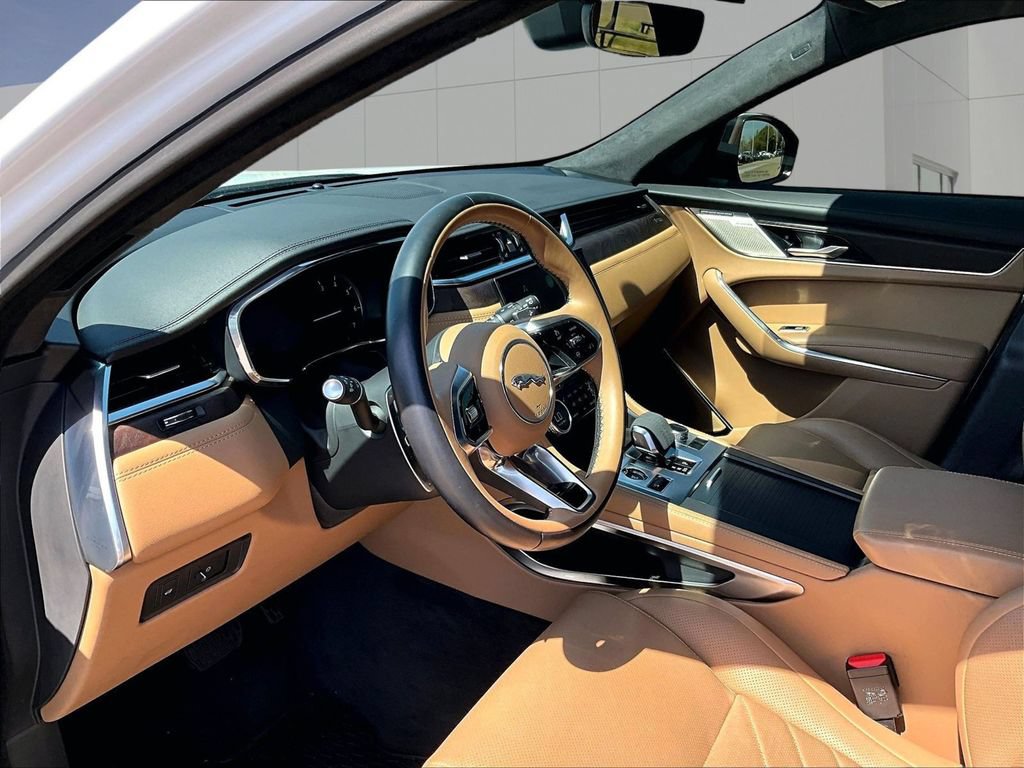 Used 2023 Jaguar F-PACE S AWD/4WD image 4