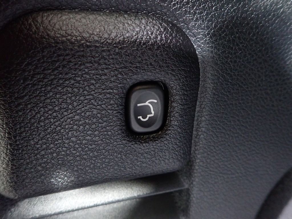 Used 2018 Jeep Grand Cherokee Altitude image 18