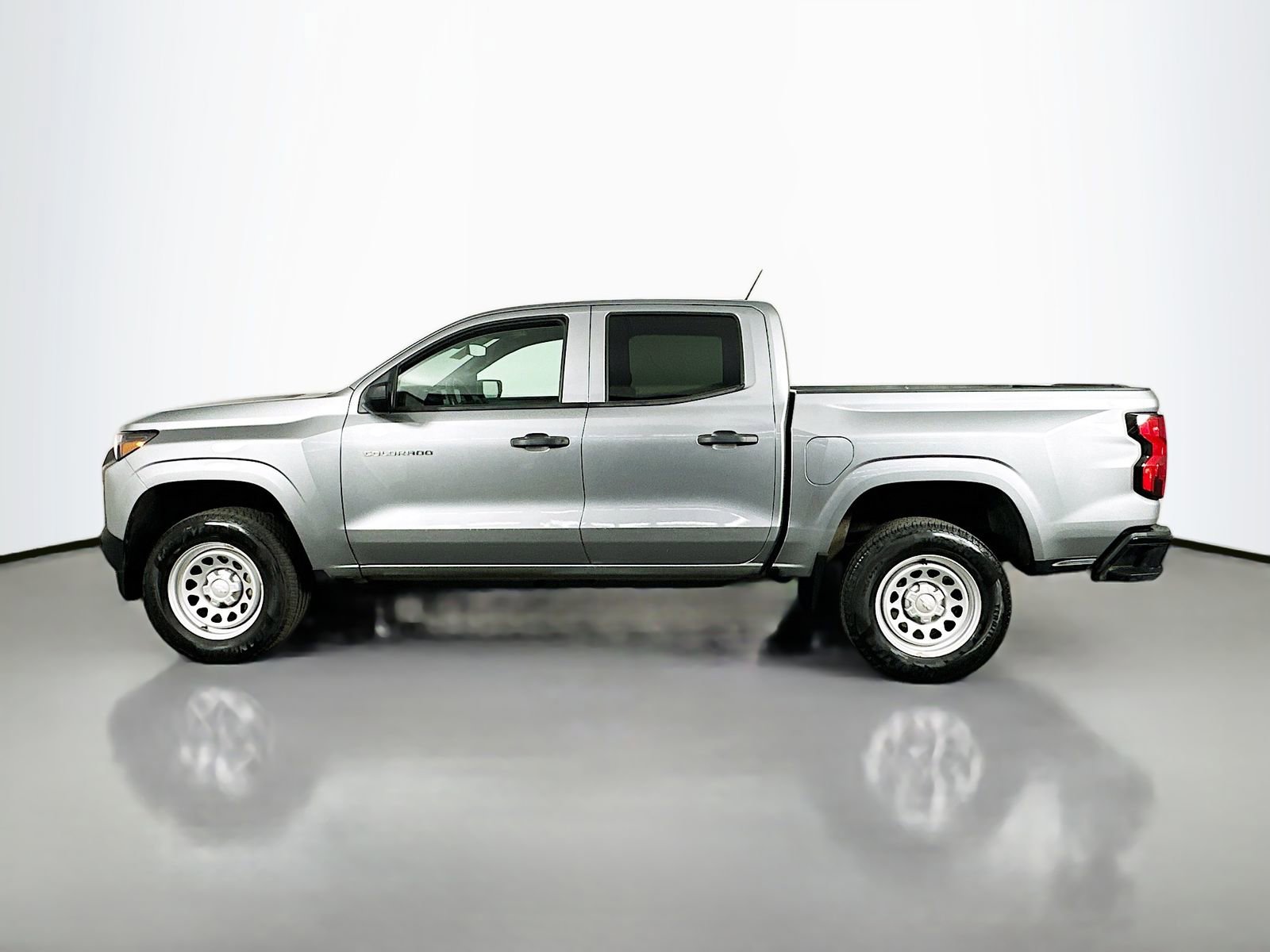 Used 2023 Chevrolet Colorado W/T image 5