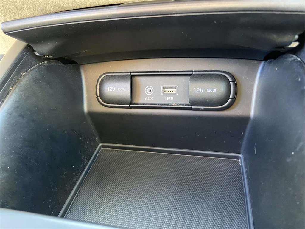 Used 2019 Kia Sorento LX w/ LX Convenience Package image 22