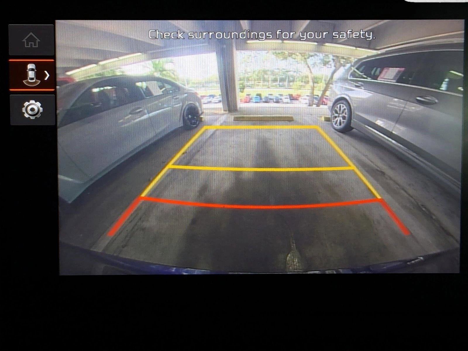 Used 2023 Kia Carnival LX FWD image 14