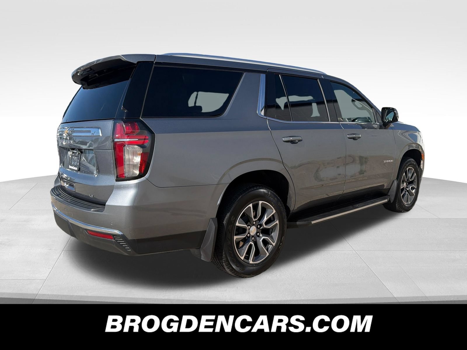 Used 2021 Chevrolet Tahoe LT w/ Luxury Package AWD/4WD image 3