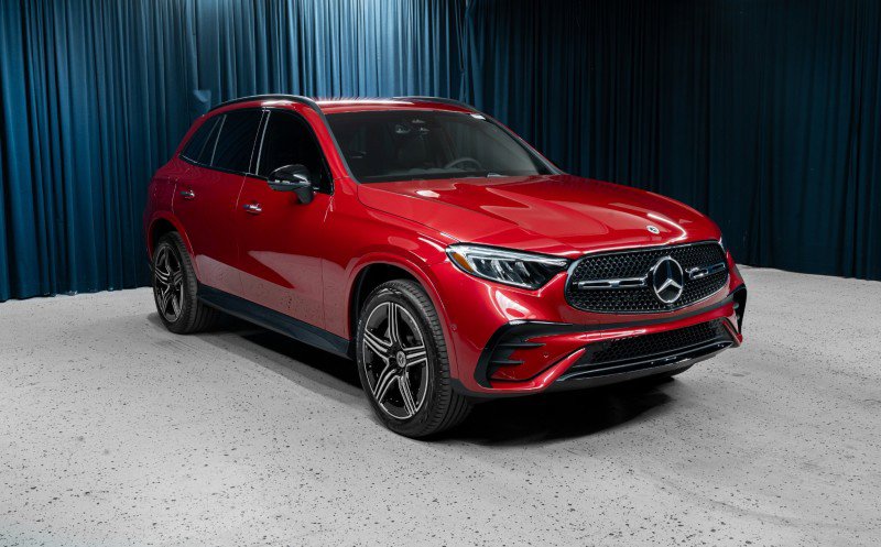 New 2025 Mercedes-Benz GLC 300 image 3