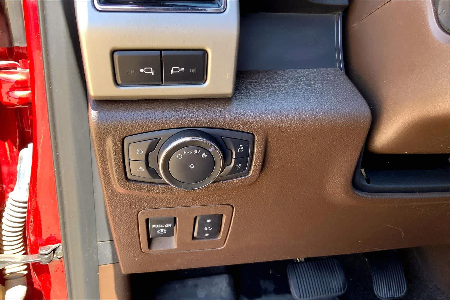 Used 2020 Ford F150 King Ranch w/ Equipment Group 601A Luxury AWD/4WD image 33
