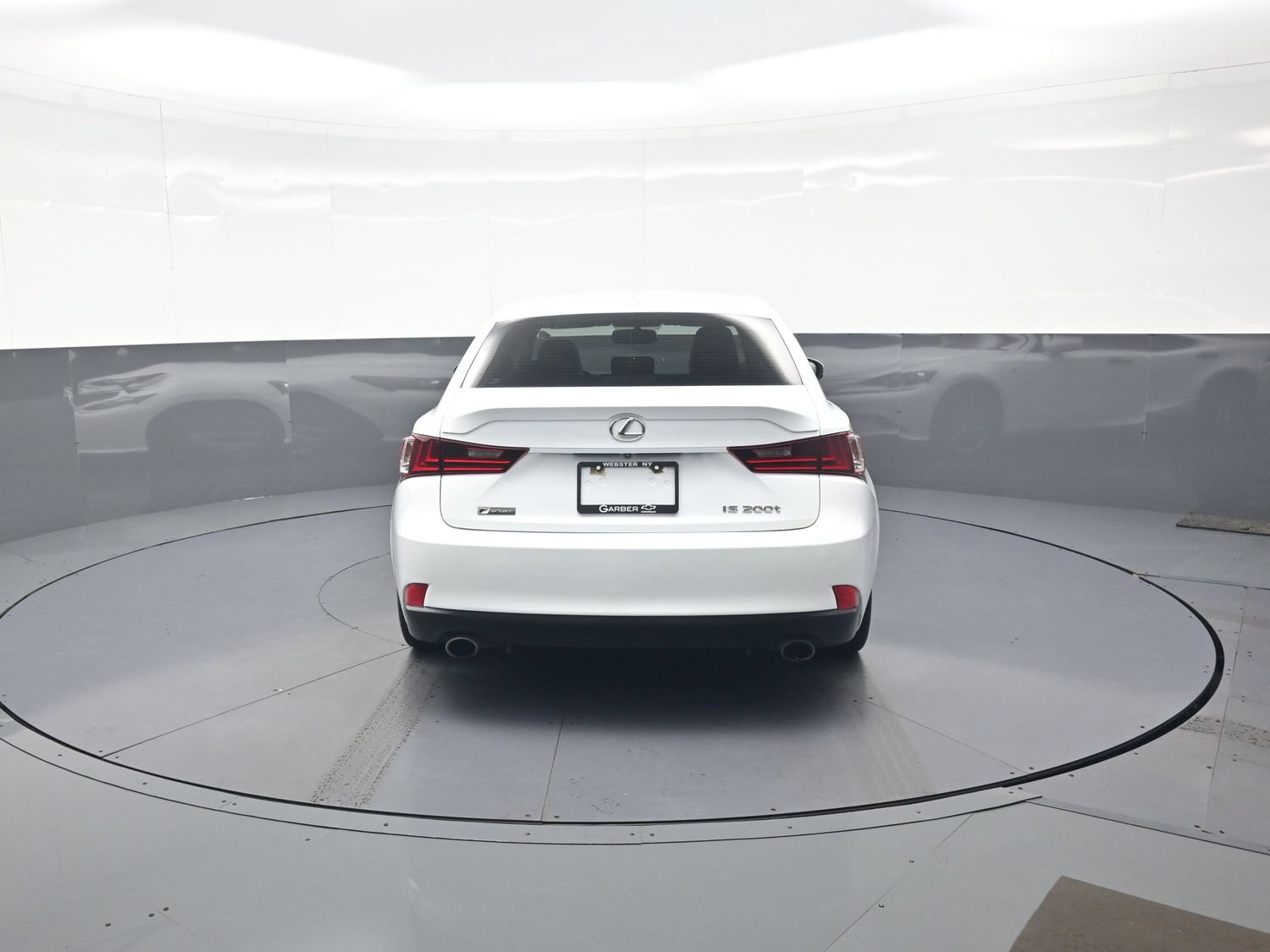 Used 2016 Lexus IS 200t RWD image 4