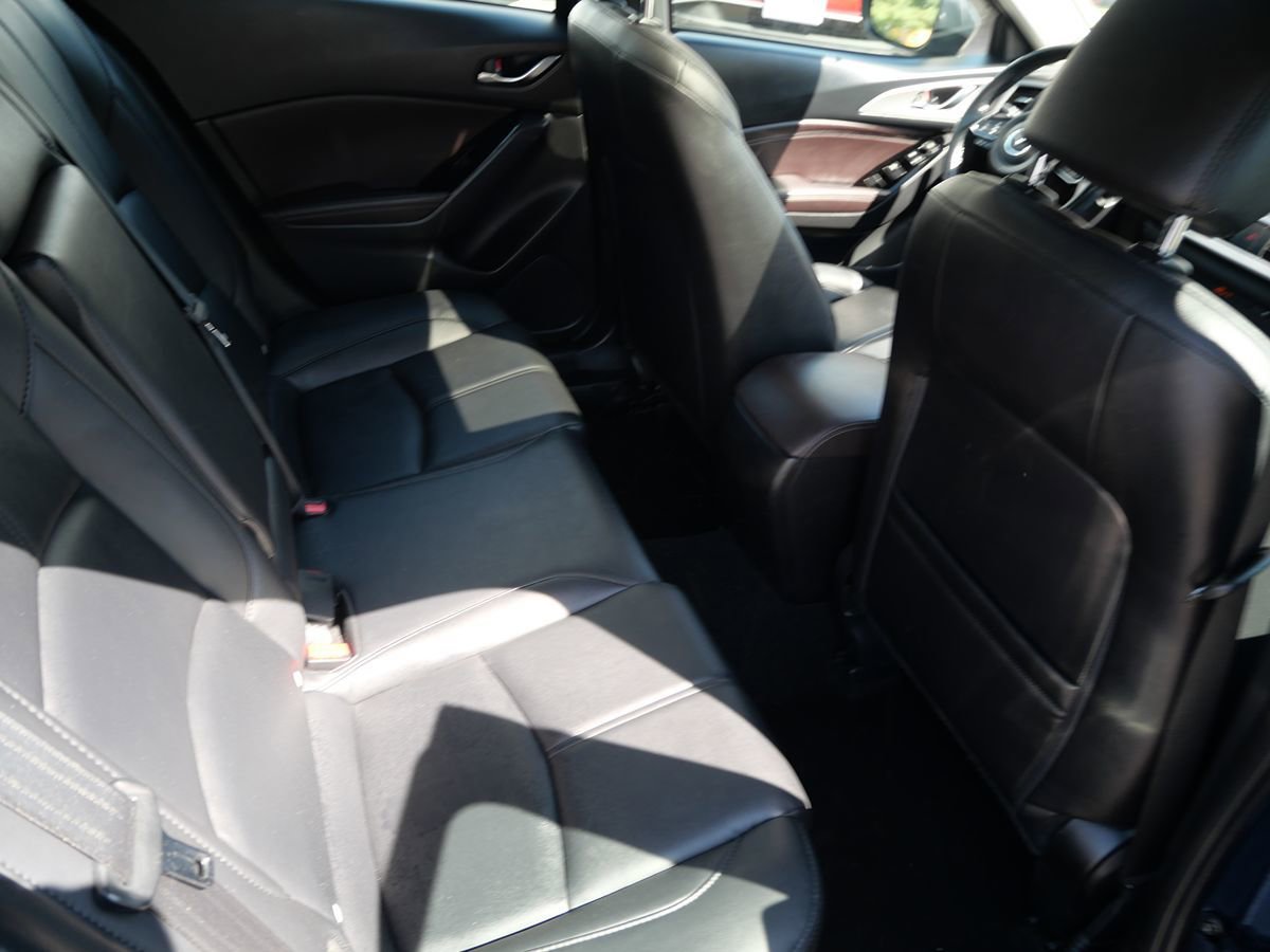Used 2018 MAZDA MAZDA3 Touring FWD image 22