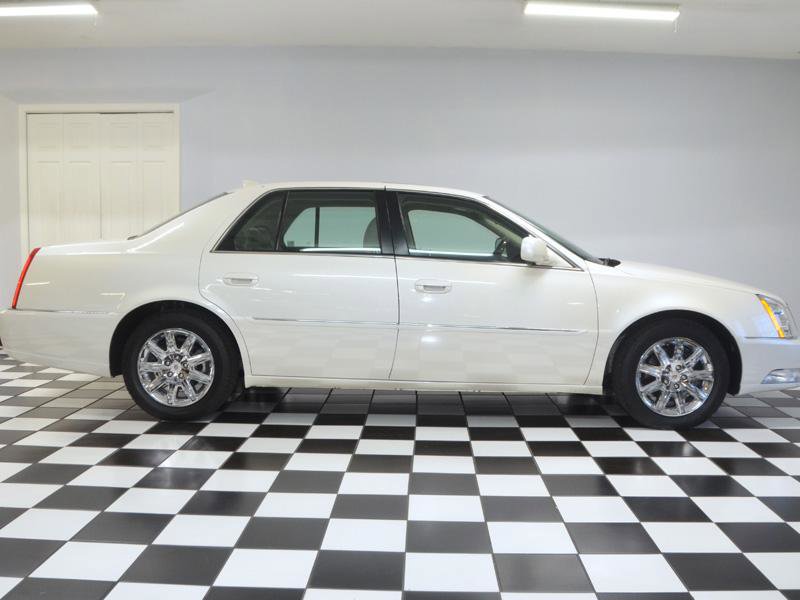 Used 2011 Cadillac DTS Premium w/ Driver Awareness Package image 10