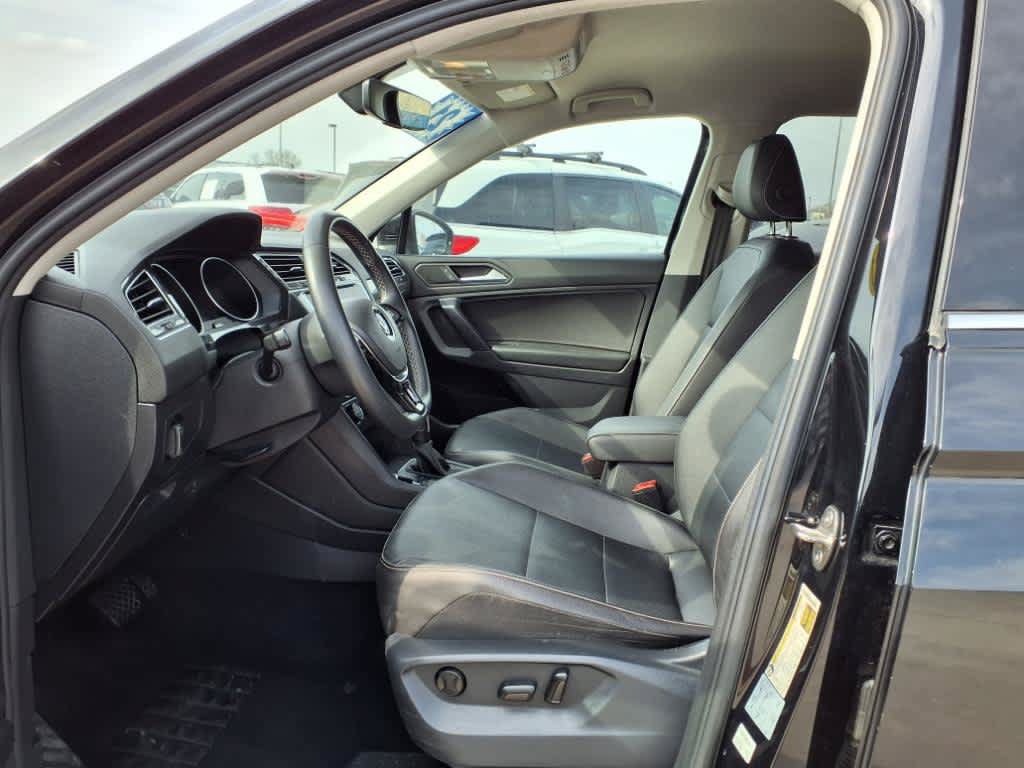 Used 2021 Volkswagen Tiguan SE FWD image 14