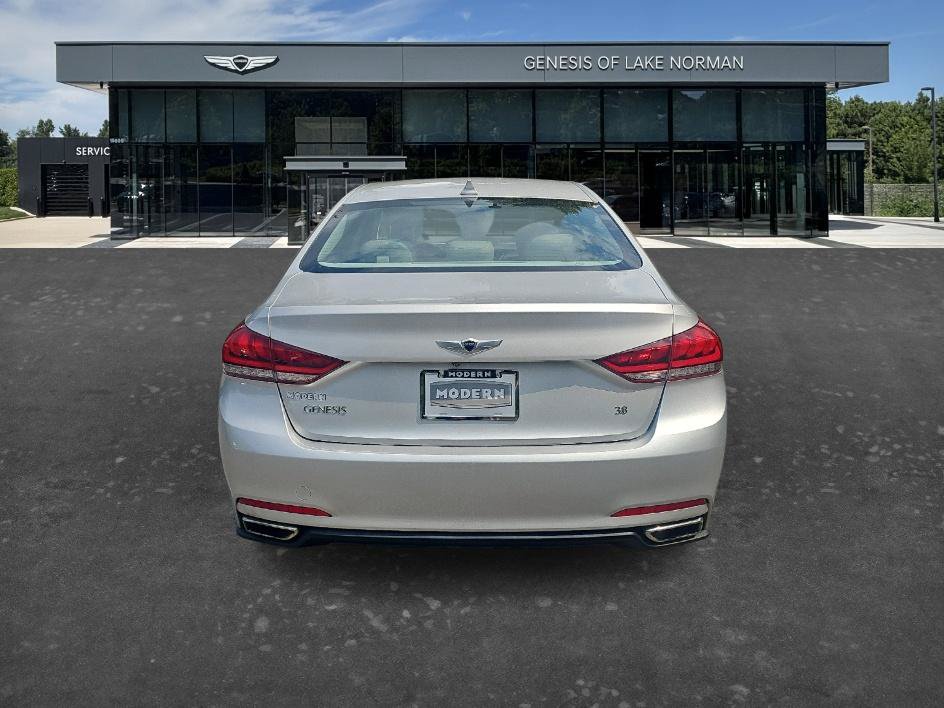 Used 2015 Hyundai Genesis 3.8 RWD image 8