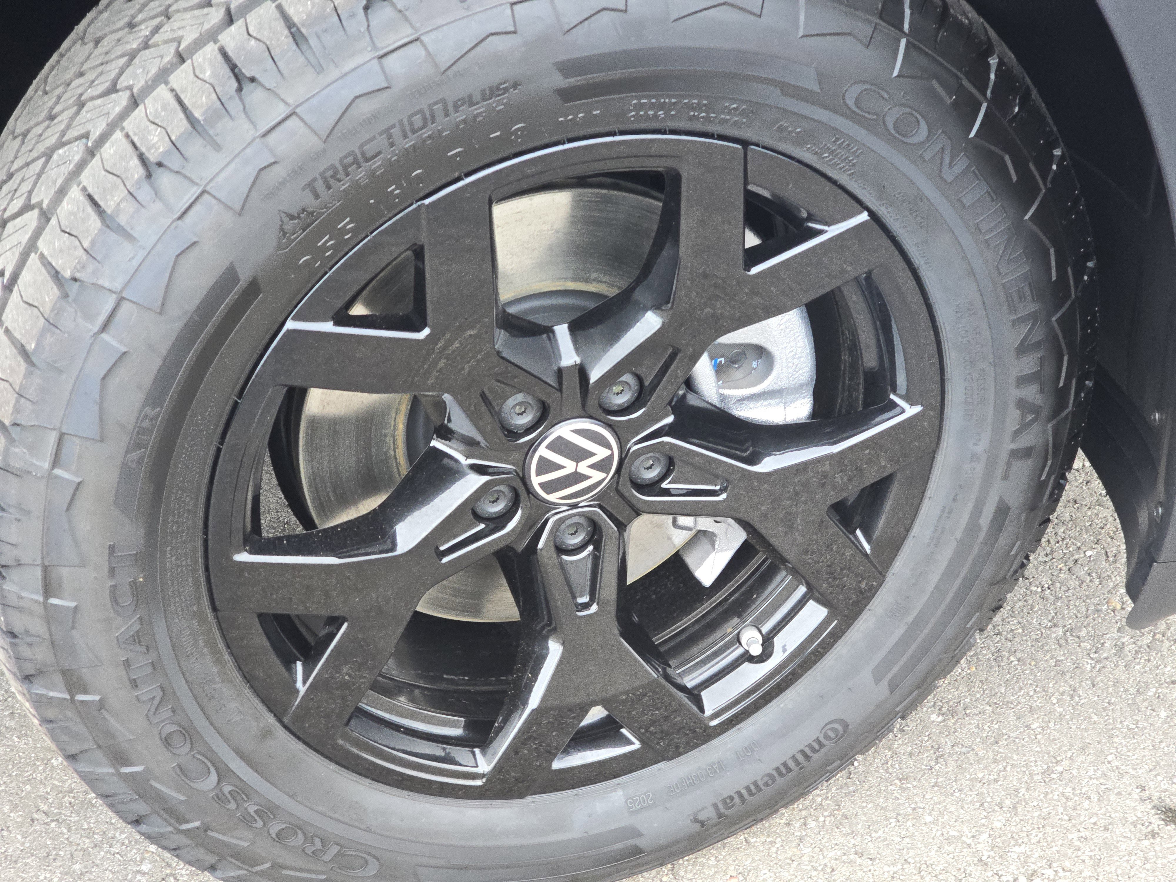 New 2026 Volkswagen Atlas Peak Edition image 13