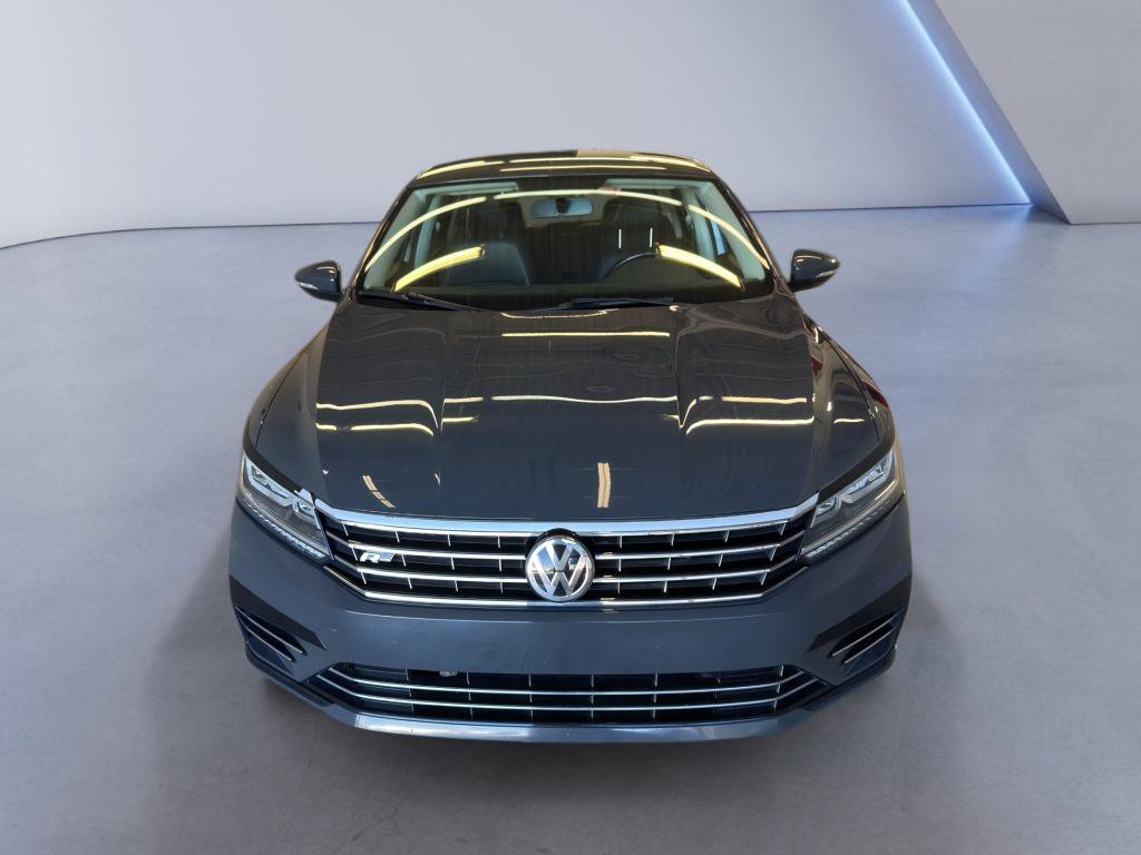Used 2018 Volkswagen Passat 2.0T R-Line FWD image 2