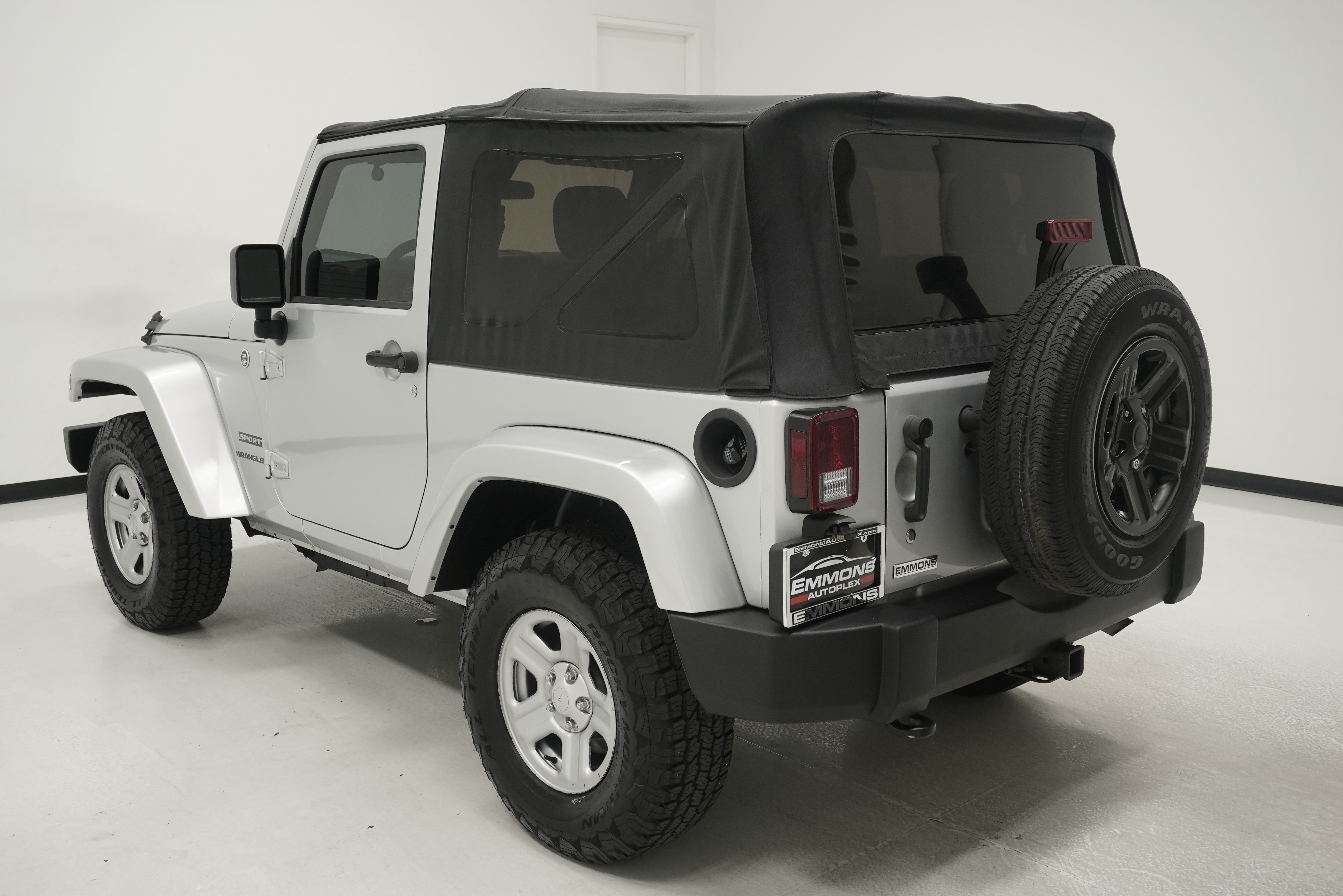Used 2012 Jeep Wrangler Sport AWD/4WD image 6