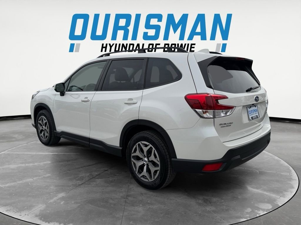 Used 2023 Subaru Forester Premium image 5