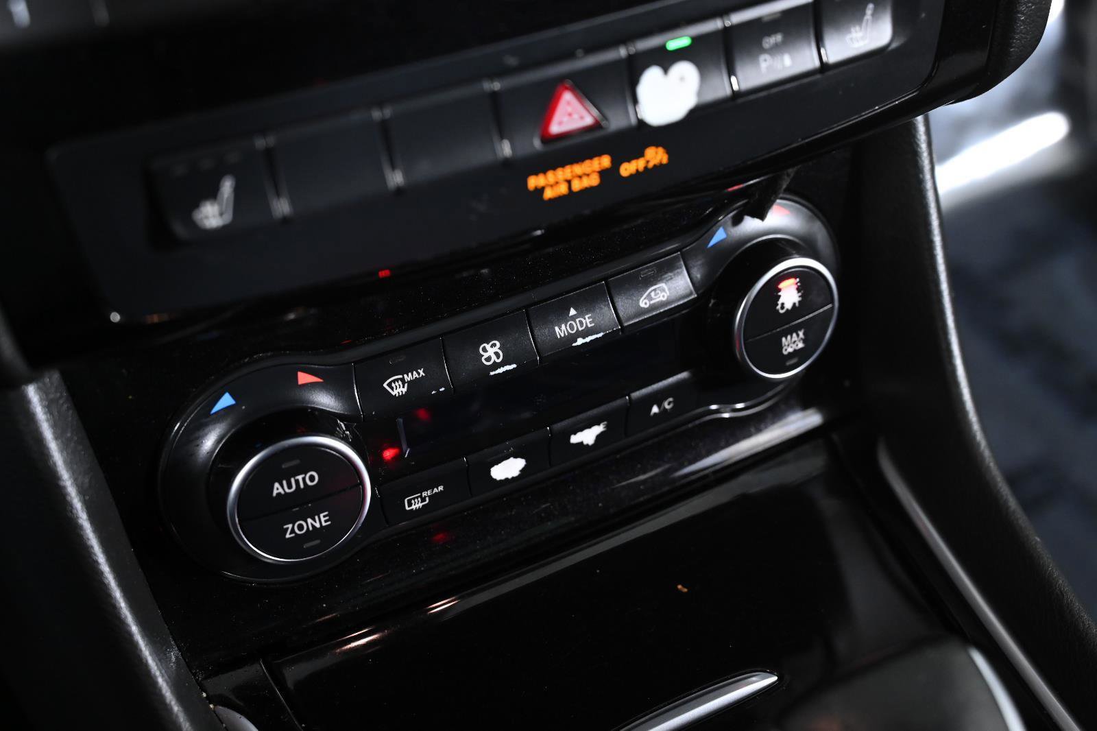 Used 2019 INFINITI QX30 Premium w/ Navigation Package image 17