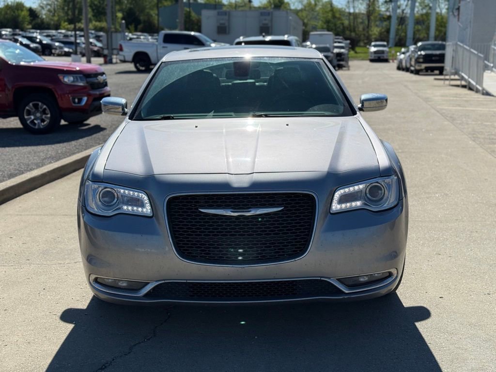 Used 2016 Chrysler 300 C image 3