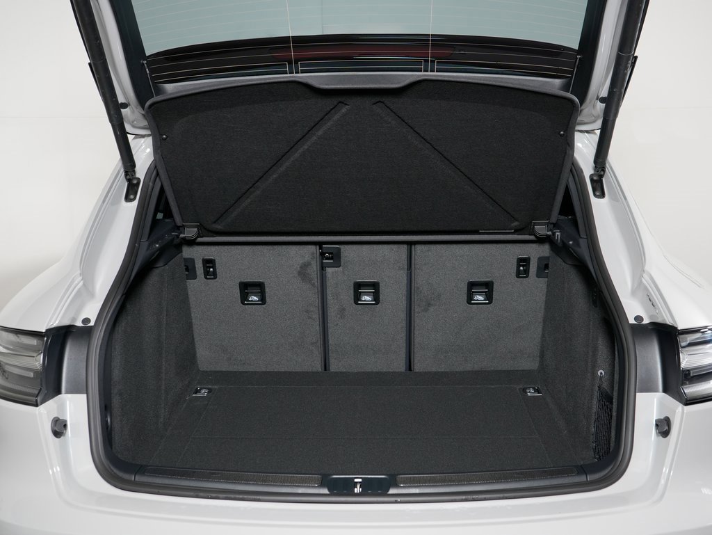 New 2026 Porsche Macan GTS image 14