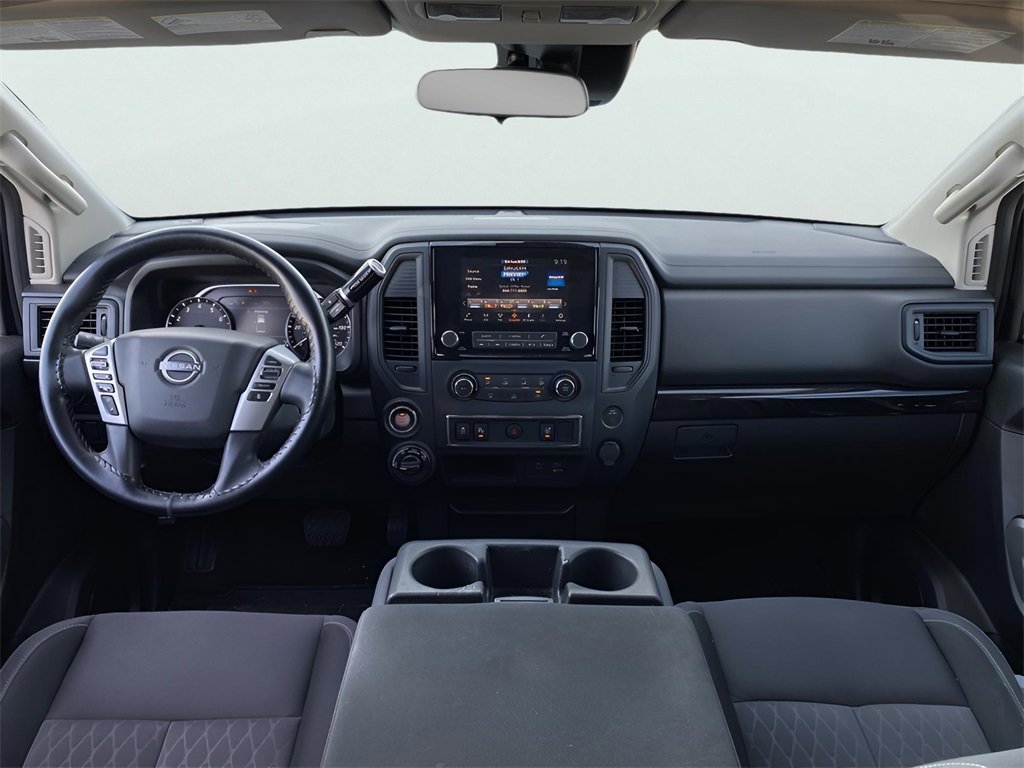 Used 2024 Nissan Titan SV image 15
