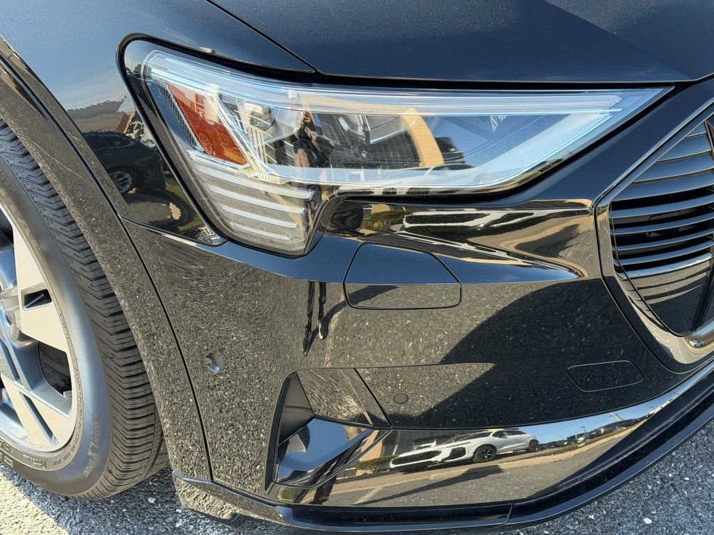 Certified 2022 Audi e-tron Premium w/ Convenience Plus Package image 9