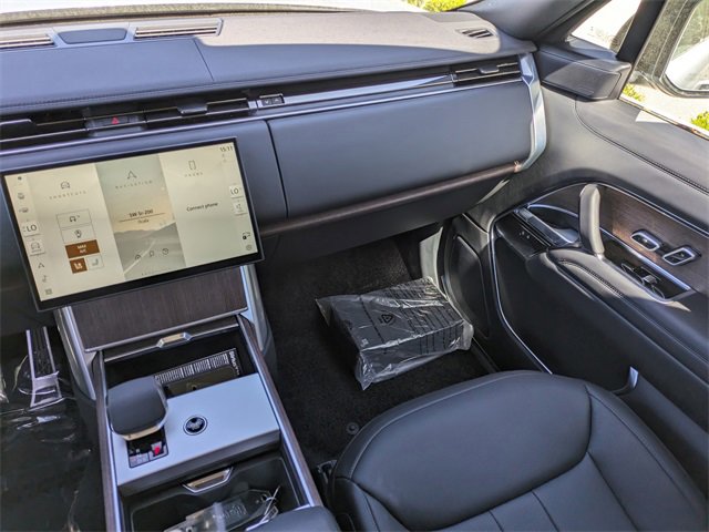 New 2025 Land Rover Range Rover SE image 13