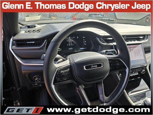 Certified 2023 Jeep Grand Cherokee Overland AWD/4WD image 20