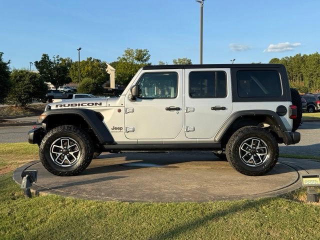 Used 2024 Jeep Wrangler Unlimited Rubicon w/ Technology Group AWD/4WD image 4