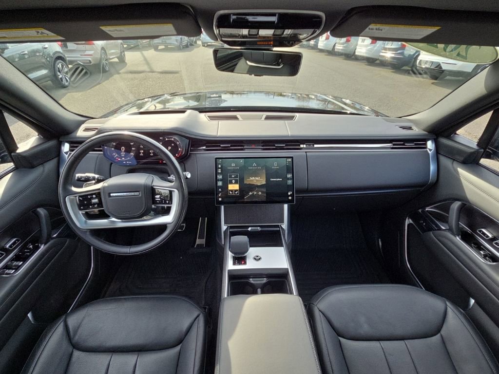 Certified 2025 Land Rover Range Rover Long Wheelbase SE AWD/4WD image 22