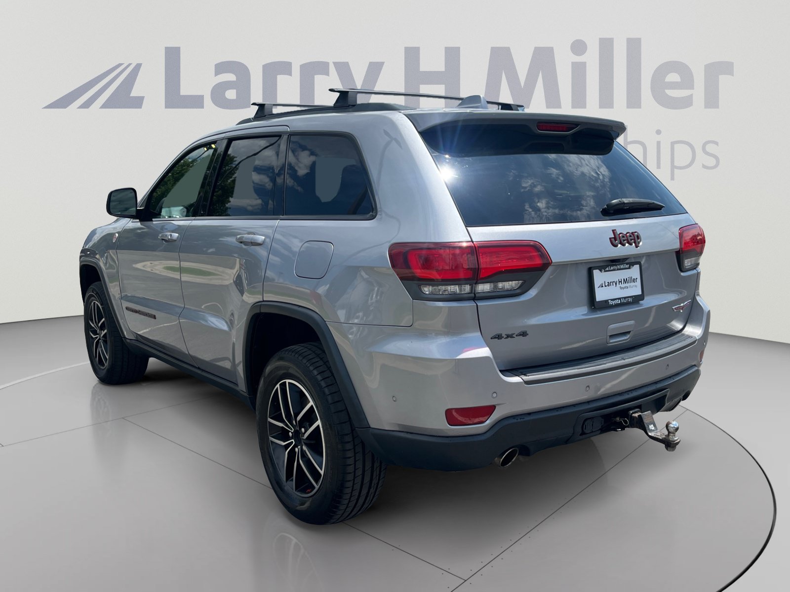 Used 2019 Jeep Grand Cherokee Trailhawk AWD/4WD image 3