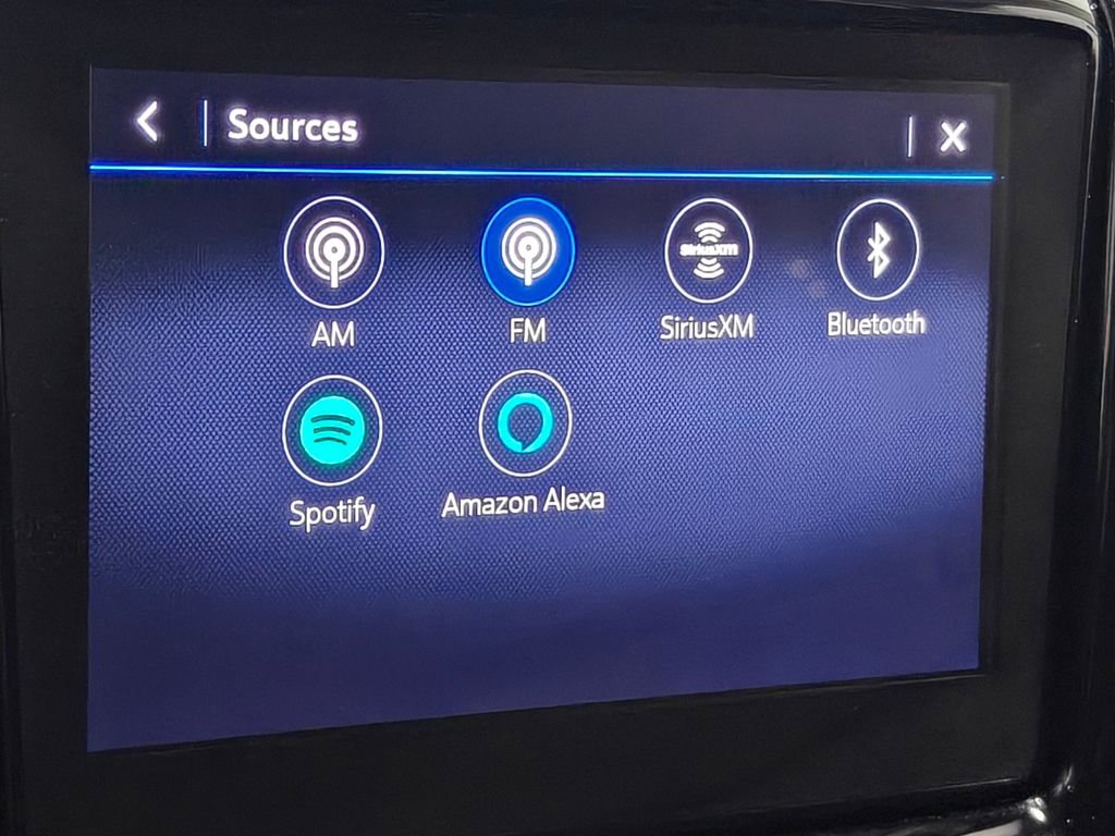 Used 2021 Chevrolet Traverse LT image 41