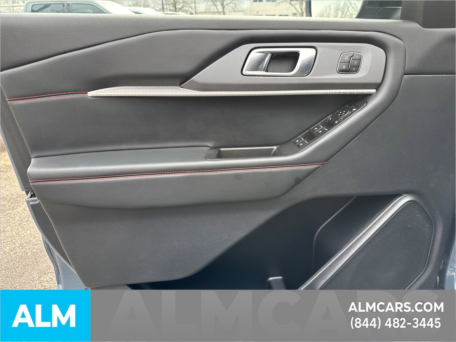 Used 2025 Ford Explorer ST-Line w/ Premium Package image 12