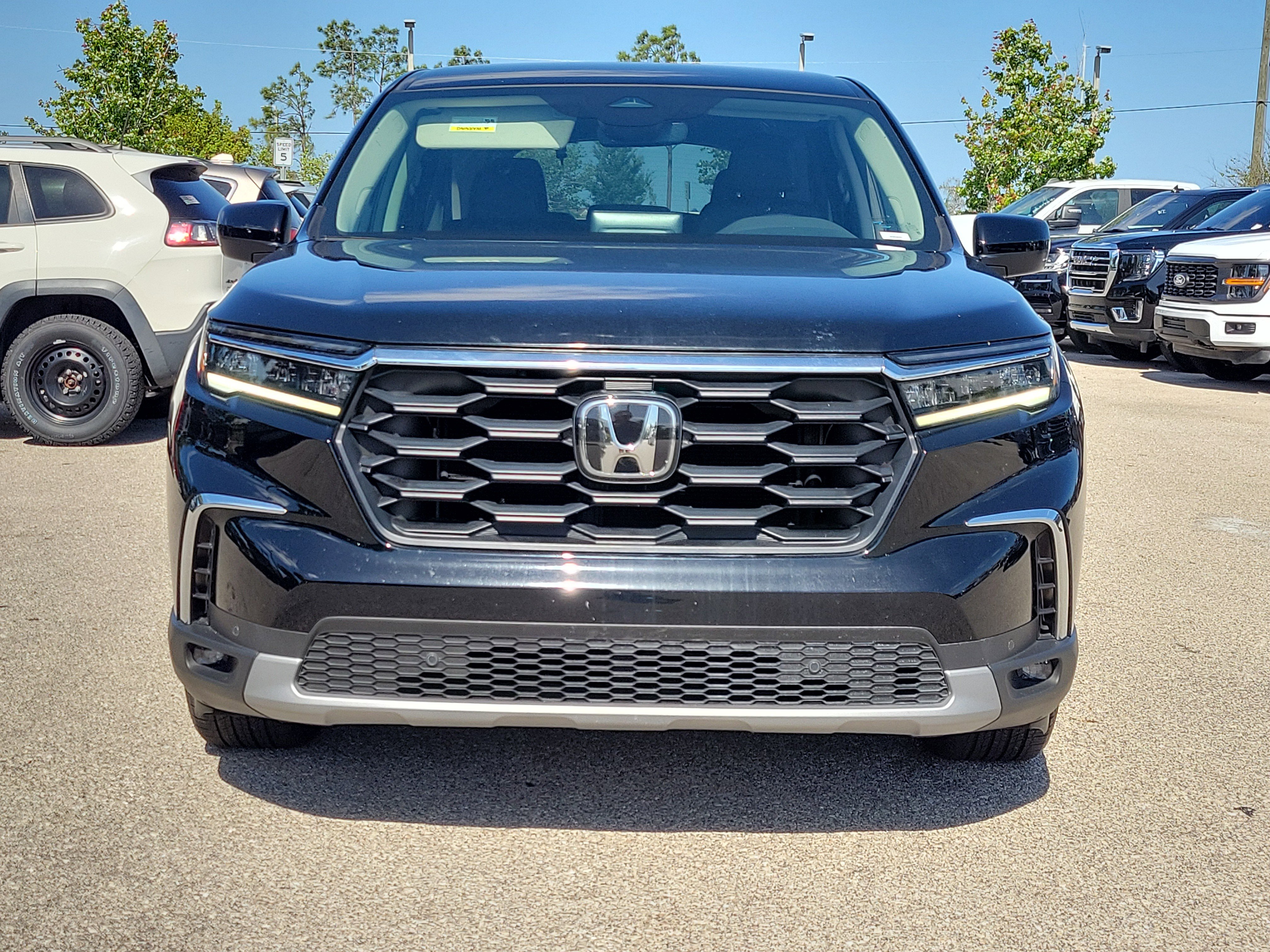 Used 2023 Honda Pilot EX-L image 2