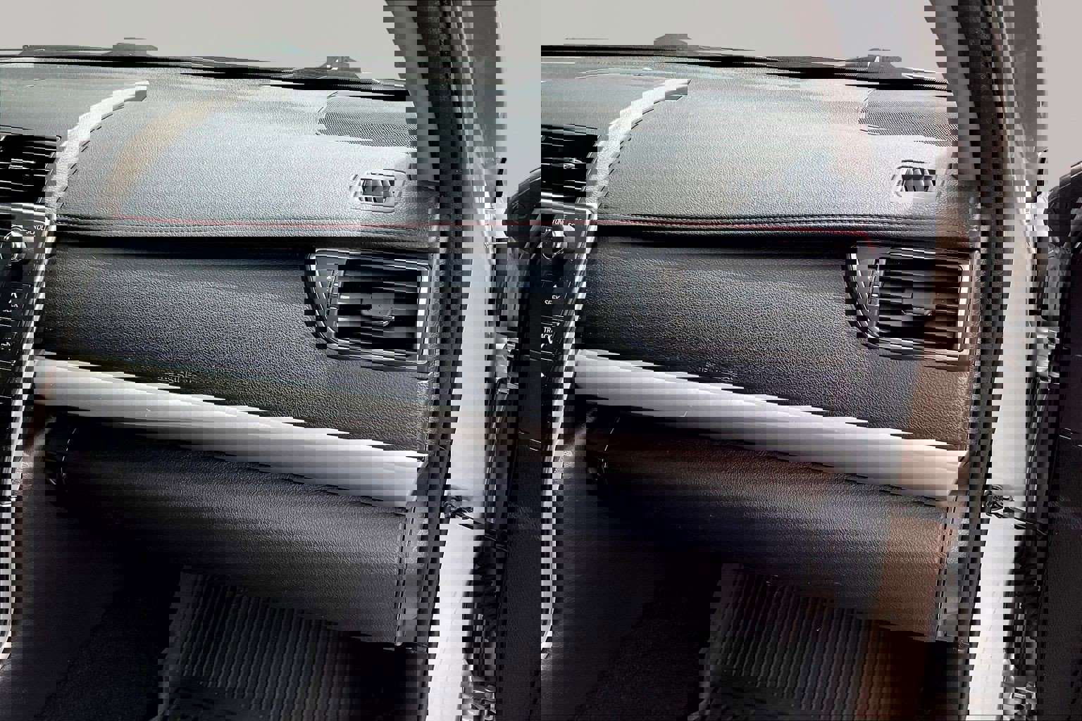 Used 2017 Toyota Camry SE w/ Protection Package (Q2) FWD image 27