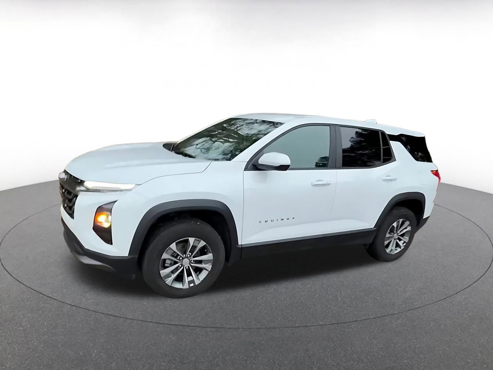 Used 2025 Chevrolet Equinox LT image 8