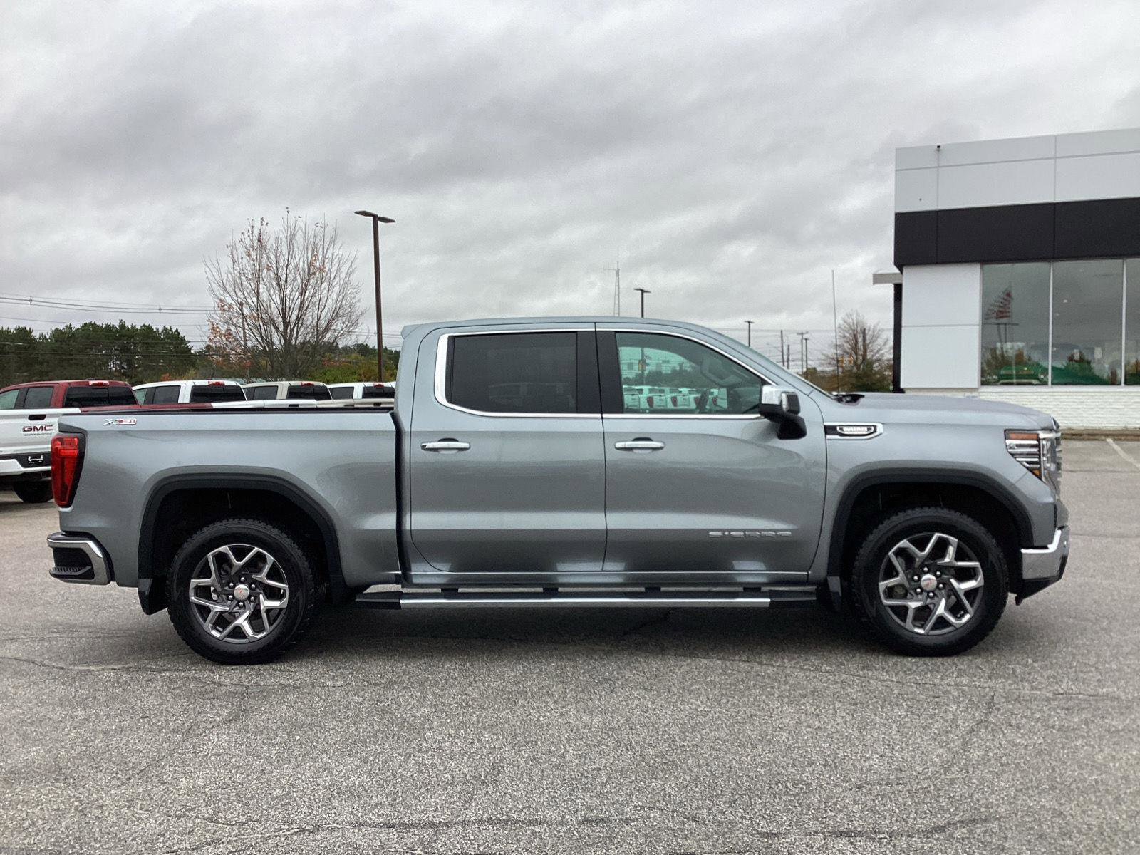 Used 2023 GMC Sierra 1500 SLT w/ SLT Premium Plus Package image 4