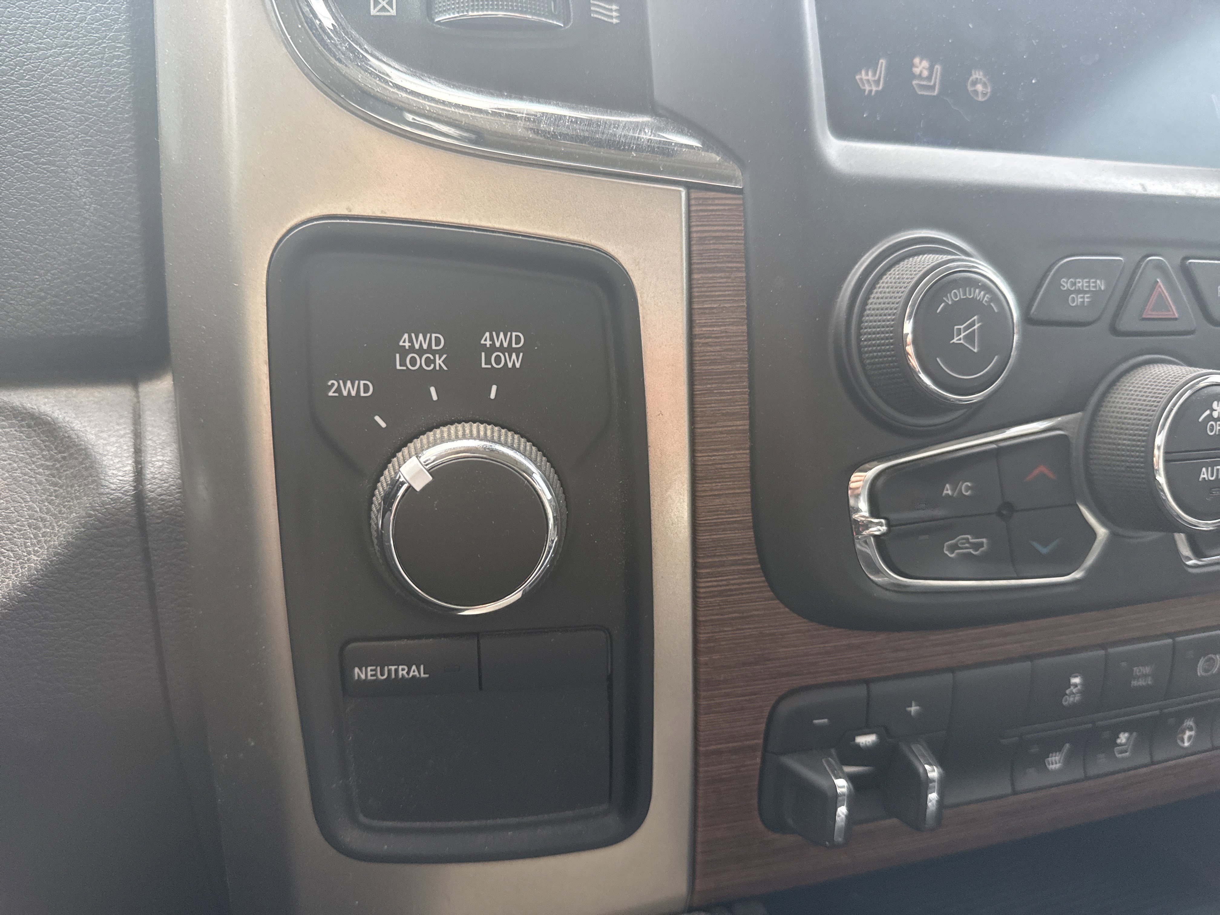 Used 2013 RAM 3500 Laramie image 23